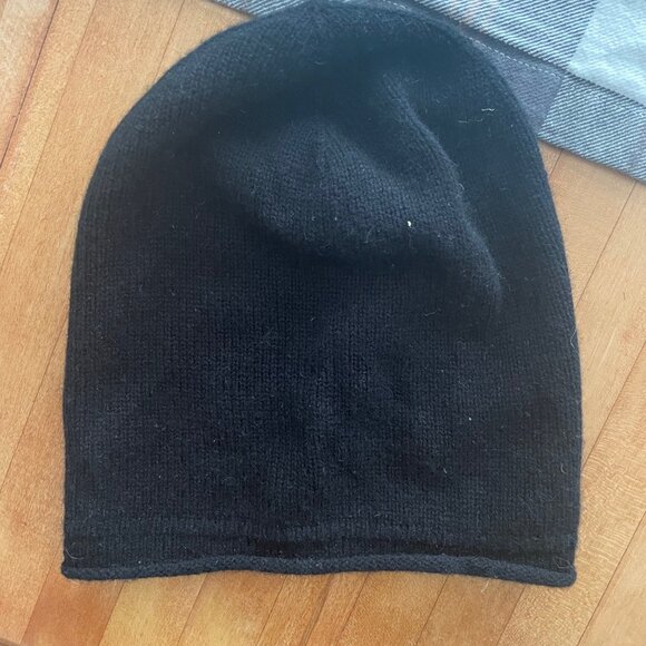 Cashmere Beanie - Picture 1 of 3